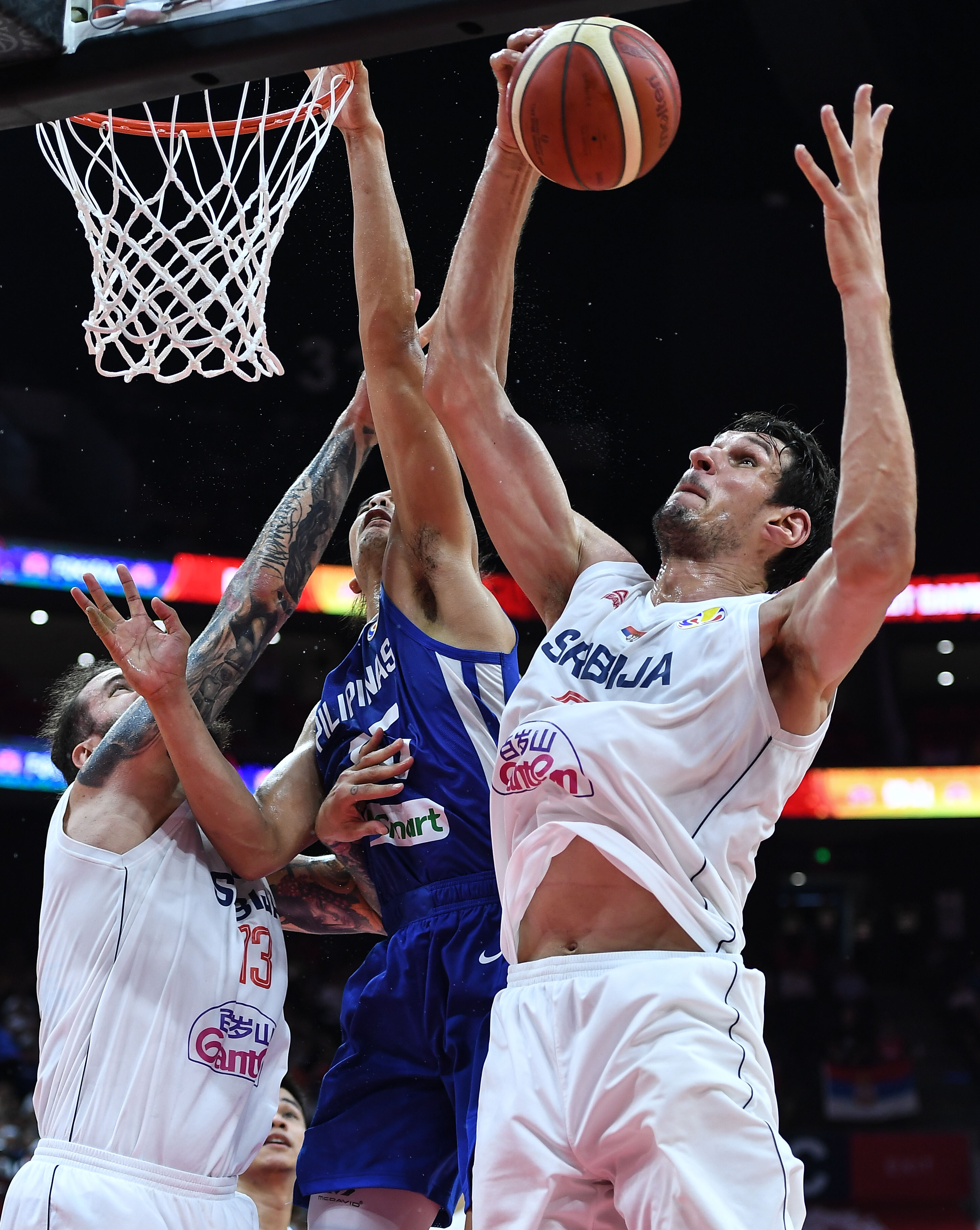 Rookie迎来五赛季高光表现，塞尔维亚队球迷沸腾！