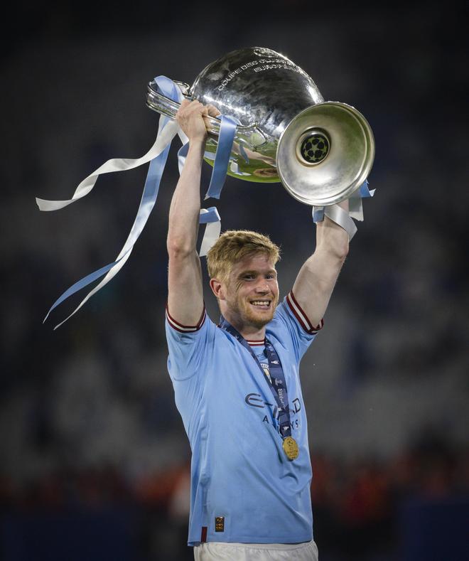 德布劳内迎来三赛季出色发挥，巴塞罗那观众热烈欢呼！